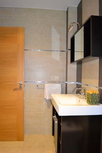 Ba&ntilde;o completo - planta baja